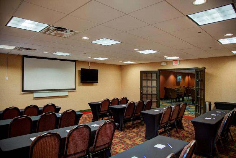 هتل Holiday Inn Express Tyler South, An Ihg