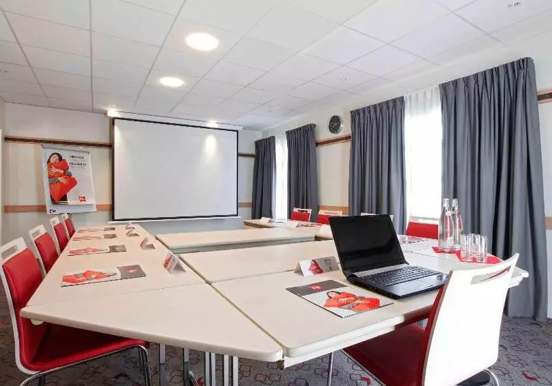 فندق Ibis Manosque Cadarache