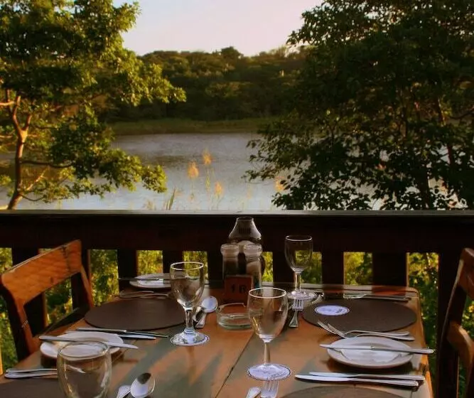 ホテル Imvubu Lodge