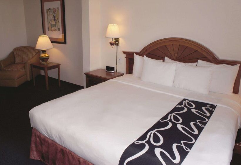 فندق La Quinta Inn & Suites By Wyndham Omaha Airport Downtown