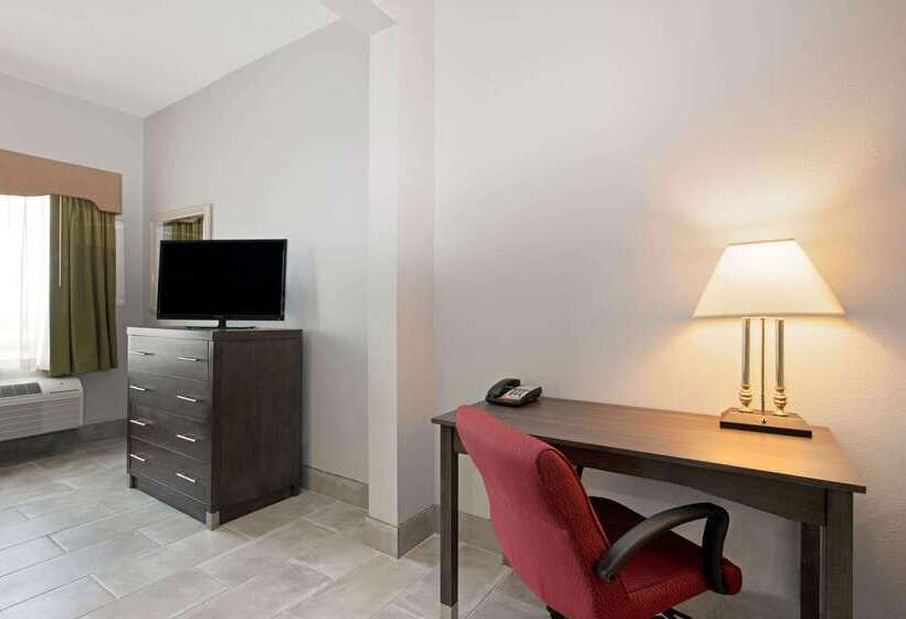 فندق La Quinta Inn & Suites By Wyndham Omaha Airport Downtown