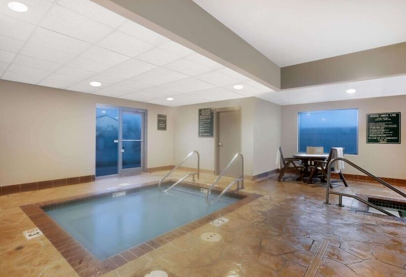 فندق La Quinta Inn & Suites By Wyndham Omaha Airport Downtown