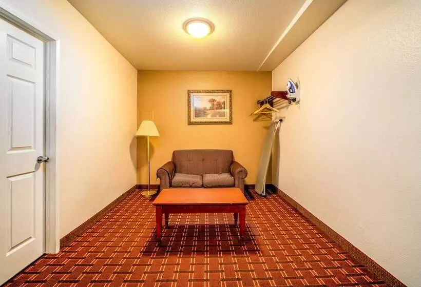 هتل Regency Inn & Suites Downey