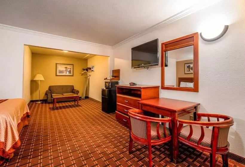 هتل Regency Inn & Suites Downey