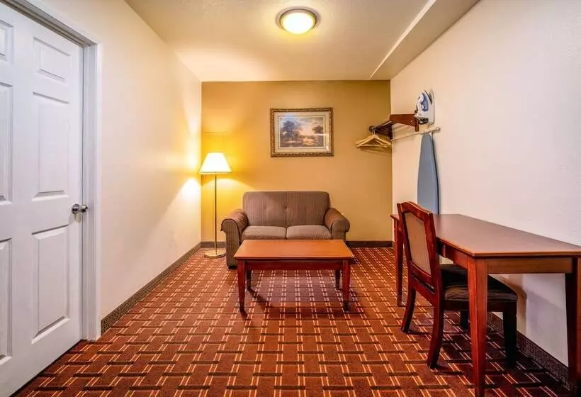 هتل Regency Inn & Suites Downey