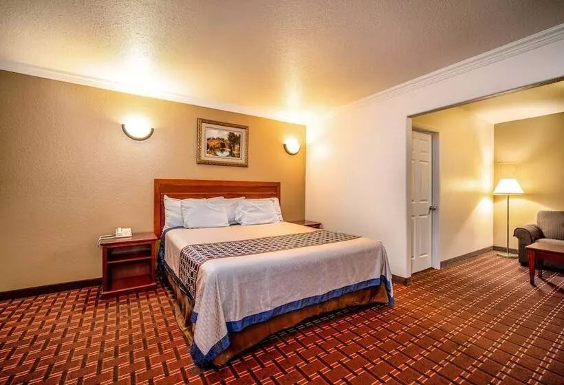 هتل Regency Inn & Suites Downey