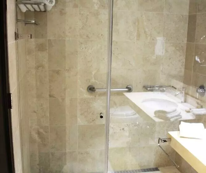 Sol De Oro Hotel & Suites