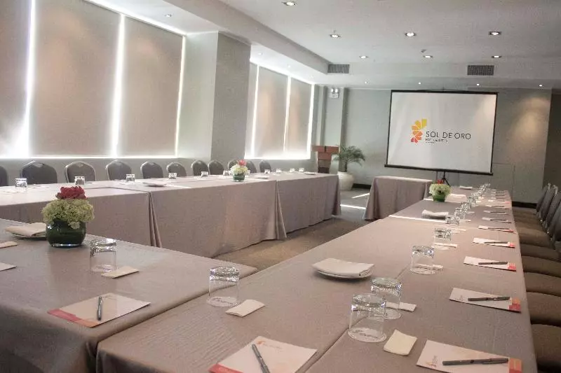 Sol De Oro Hotel & Suites