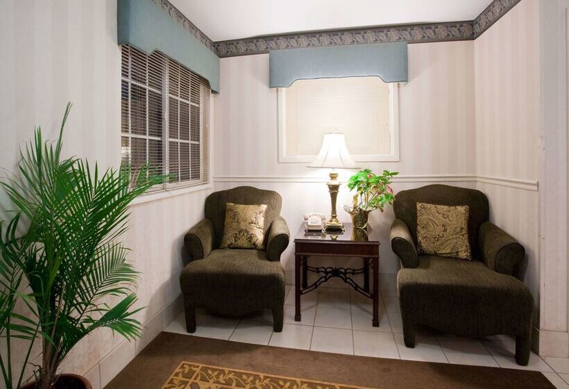 Отель Sonesta Simply Suites Denver West Federal Center