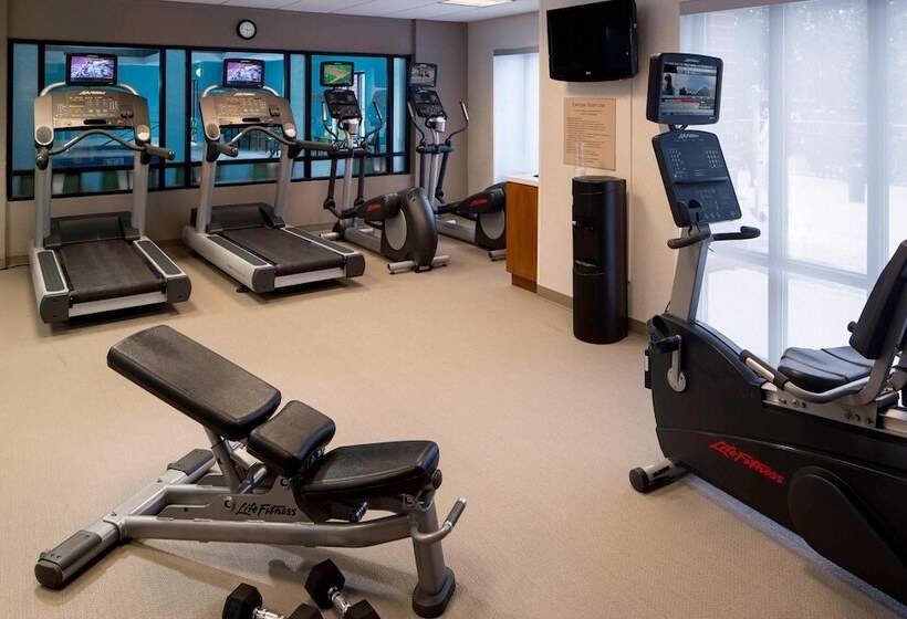 בית מלון כפרי Springhill Suites Chicago Lincolnshire