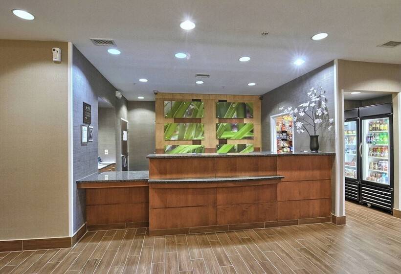 בית מלון כפרי Springhill Suites Detroit Southfield