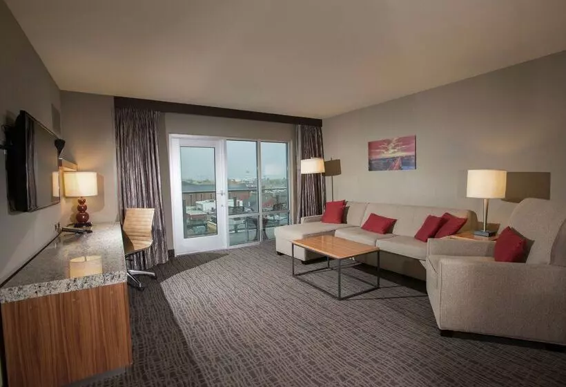 Отель The Broadway Columbia  A Doubletree By Hilton