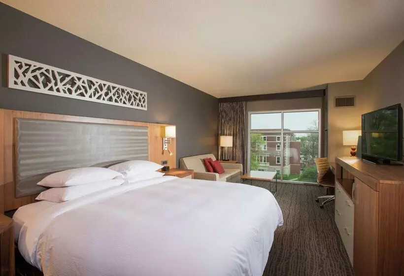 Отель The Broadway Columbia  A Doubletree By Hilton