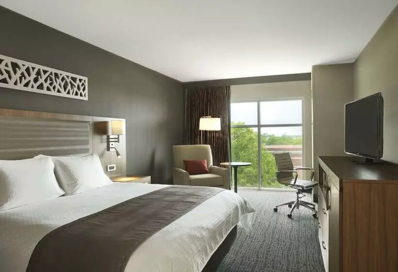 Отель The Broadway Columbia  A Doubletree By Hilton