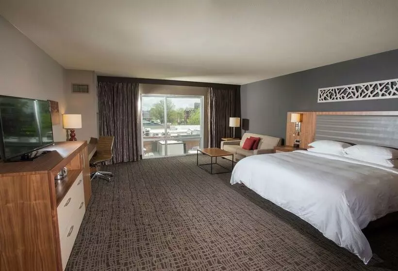 Отель The Broadway Columbia  A Doubletree By Hilton