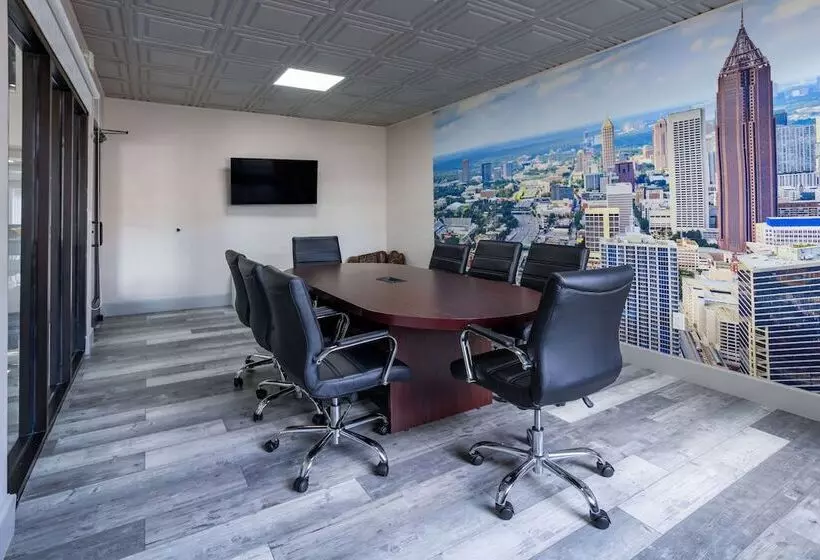 Отель Wingate By Wyndham Atlanta Galleria/ Ballpark