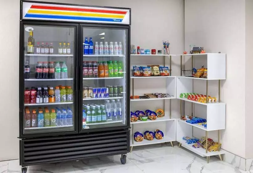 Отель Wingate By Wyndham Atlanta Galleria/ Ballpark