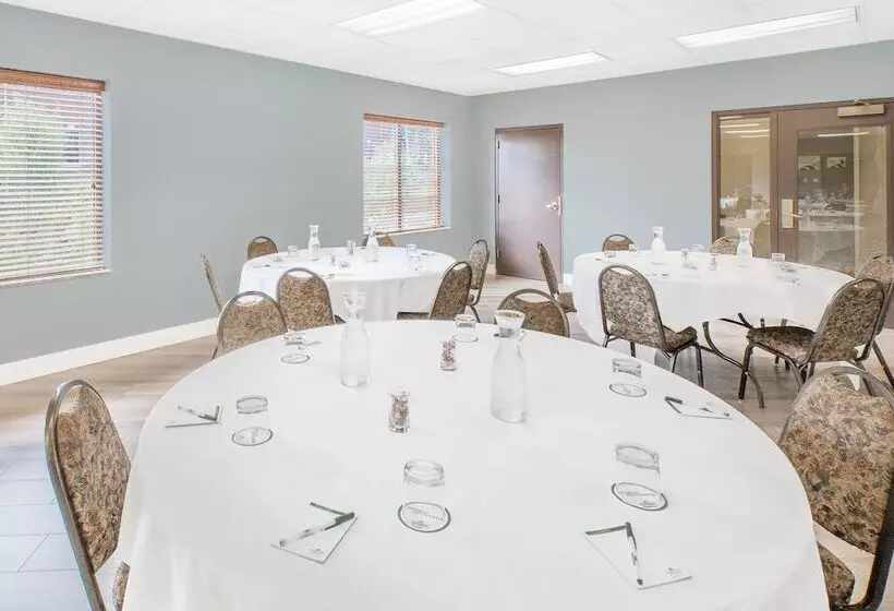 호텔 Wingate By Wyndham Sylvania Toledo