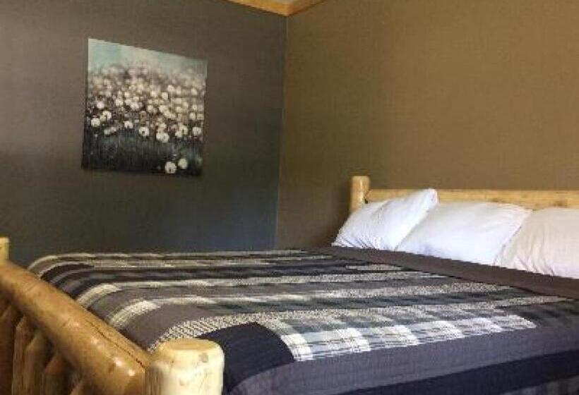 ユースホステル Big Horse Inn And Suites