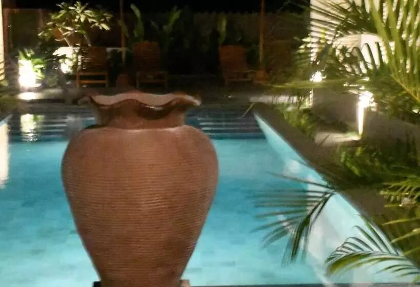 ホテル Bruga Villas Restaurant And Spa