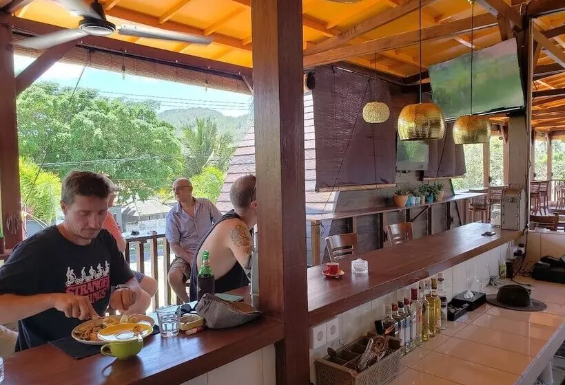 ホテル Bruga Villas Restaurant And Spa
