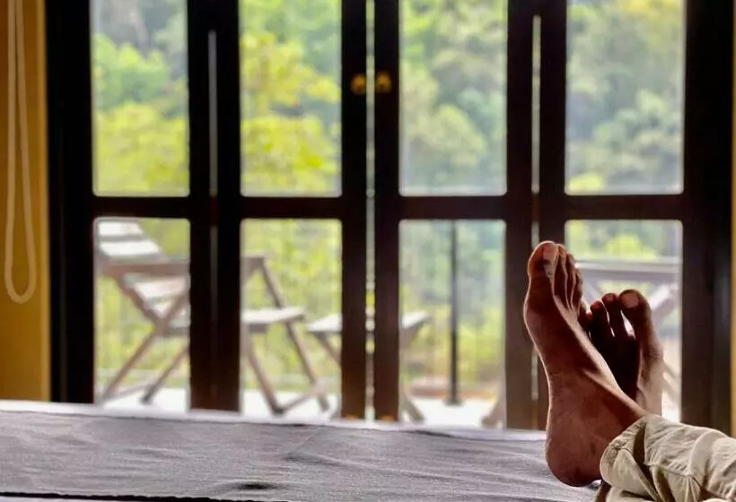 Hotelli Forest Shade Eco Resort