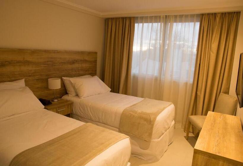 酒店 Navarro Plaza