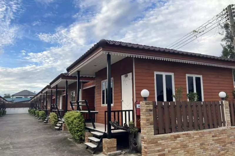 Hotelli Oyo 1166 Train Way Resort