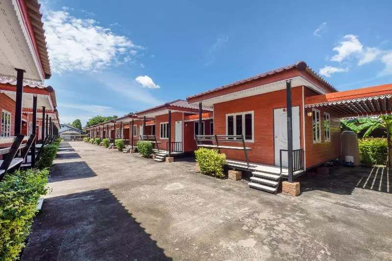 Hotelli Oyo 1166 Train Way Resort