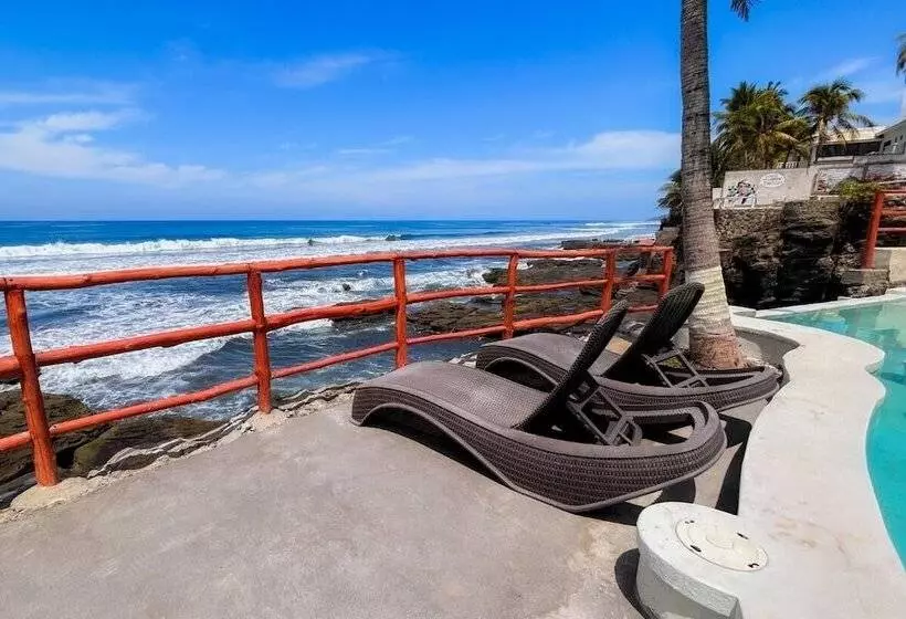 Hotelli Reef On The Water