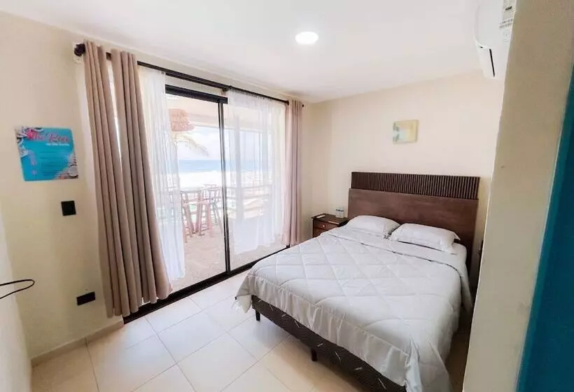 Hotelli Reef On The Water