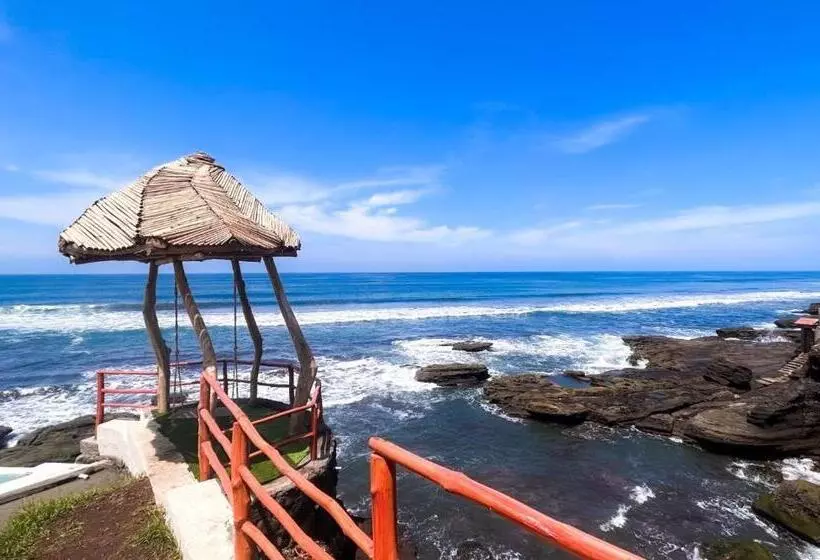 Hotelli Reef On The Water