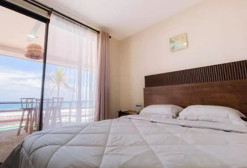 Hotelli Reef On The Water