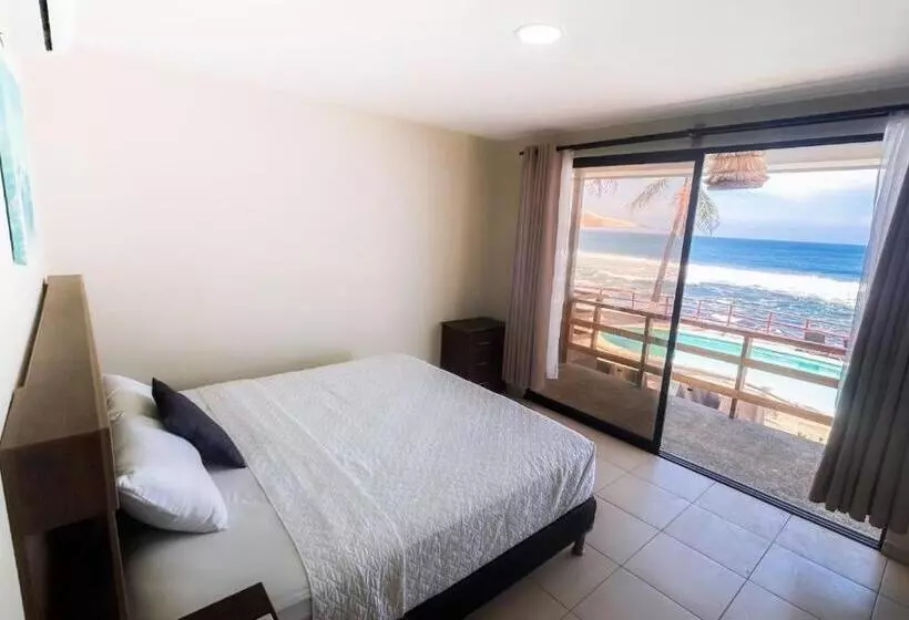 Hotelli Reef On The Water