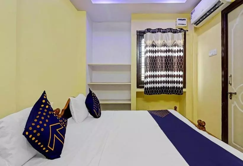 ホテル Spot On 73434 Sharavana Lodge