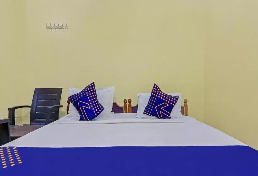 ホテル Spot On 73434 Sharavana Lodge