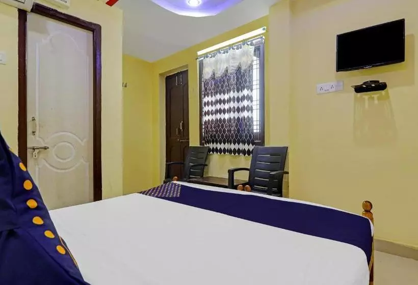 ホテル Spot On 73434 Sharavana Lodge