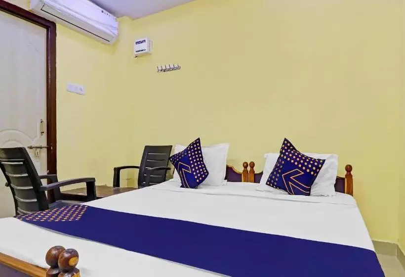 ホテル Spot On 73434 Sharavana Lodge