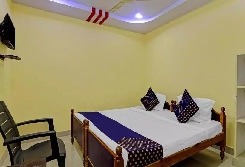 ホテル Spot On 73434 Sharavana Lodge