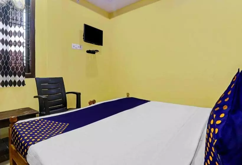 ホテル Spot On 73434 Sharavana Lodge