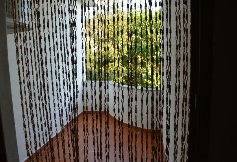 ペンション Affittacamere Sos Ninnitteddos