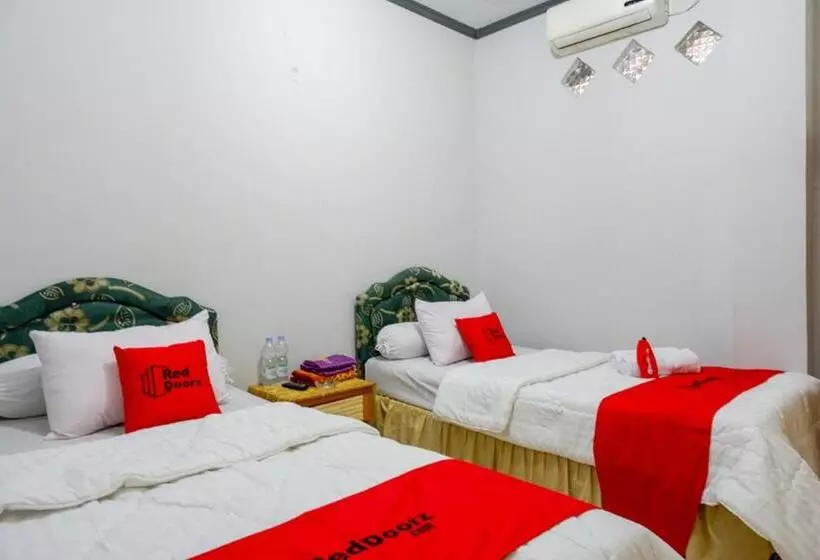 Reddoorz @ Hotel Aulia Majene