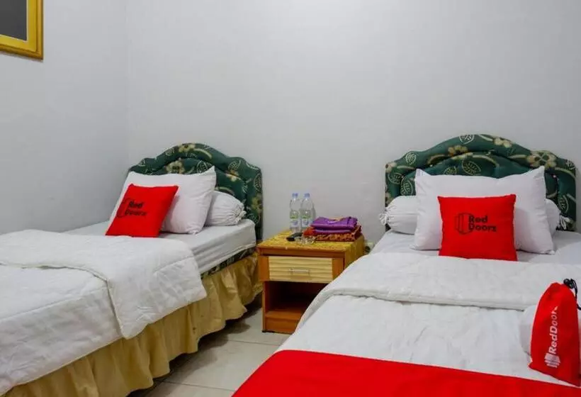 Reddoorz @ Hotel Aulia Majene