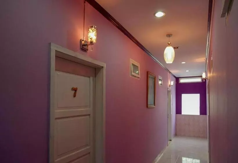 Reddoorz @ Hotel Aulia Majene