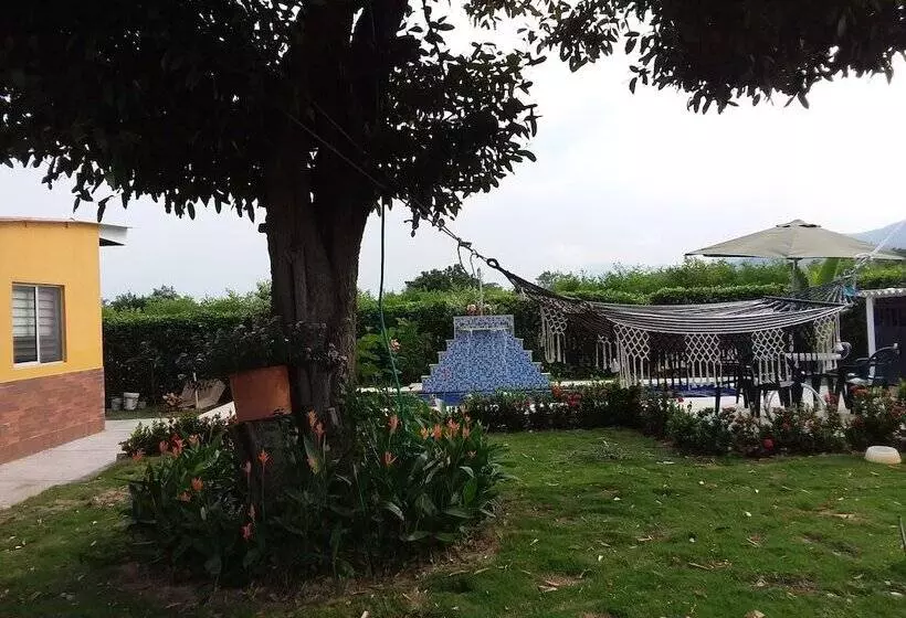 Aamiaismajoitus (B&B) C&h Campestre El Oasis