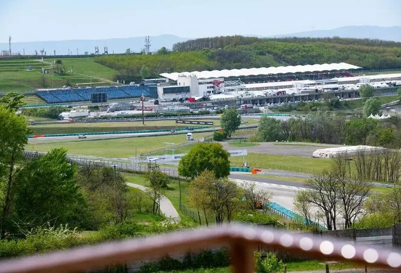 ベッドアンドブレックファースト Kamarás Ring House