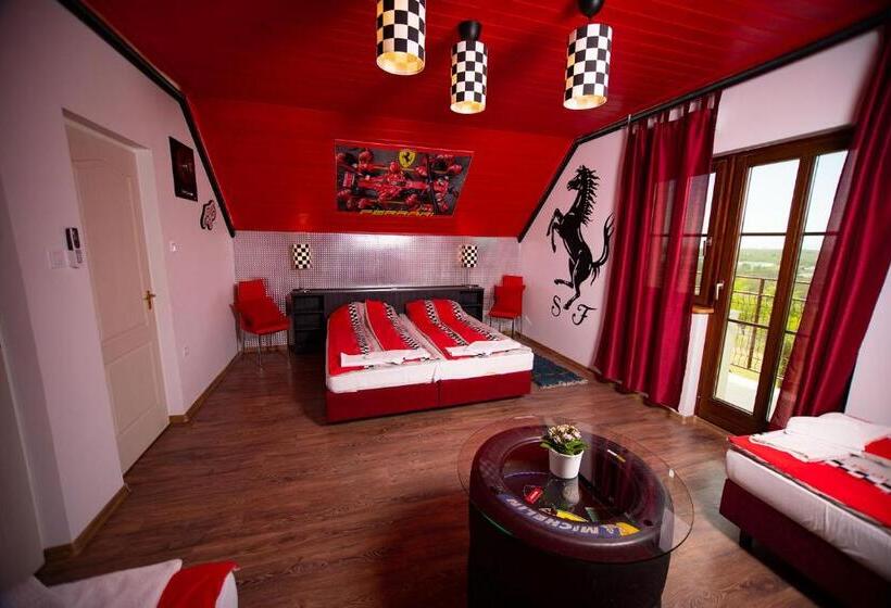 Bed and Breakfast Kamarás Ring House