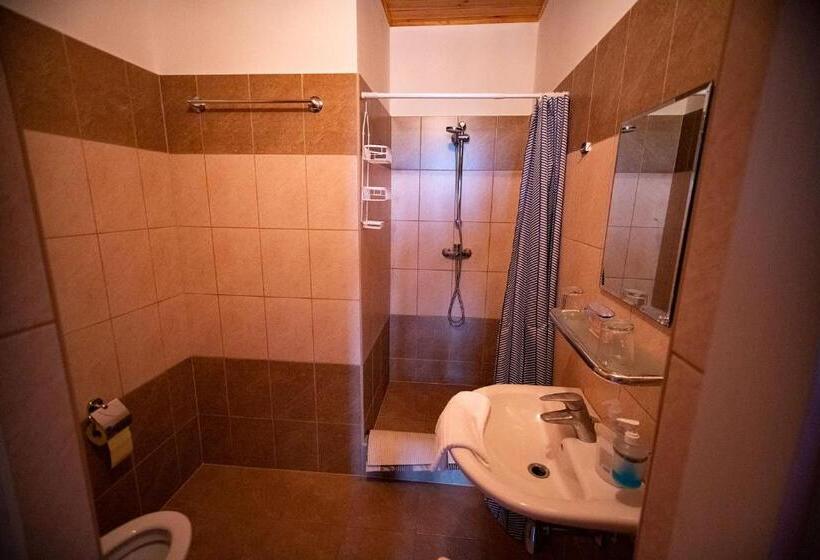 Bed and Breakfast Kamarás Ring House