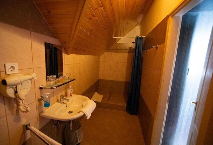 Bed and Breakfast Kamarás Ring House