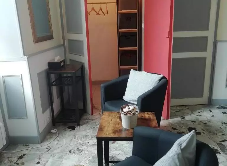 Aamiaismajoitus (B&B) No.15 Chambre Dhote